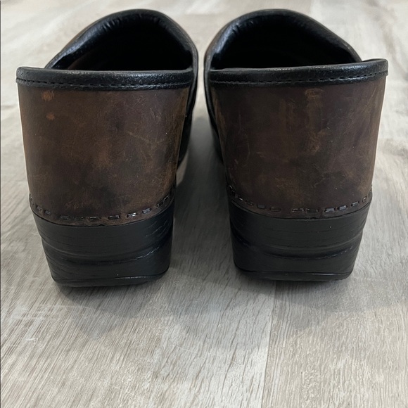 Dansko Brown Leather Clogs 40 - Picture 9 of 13